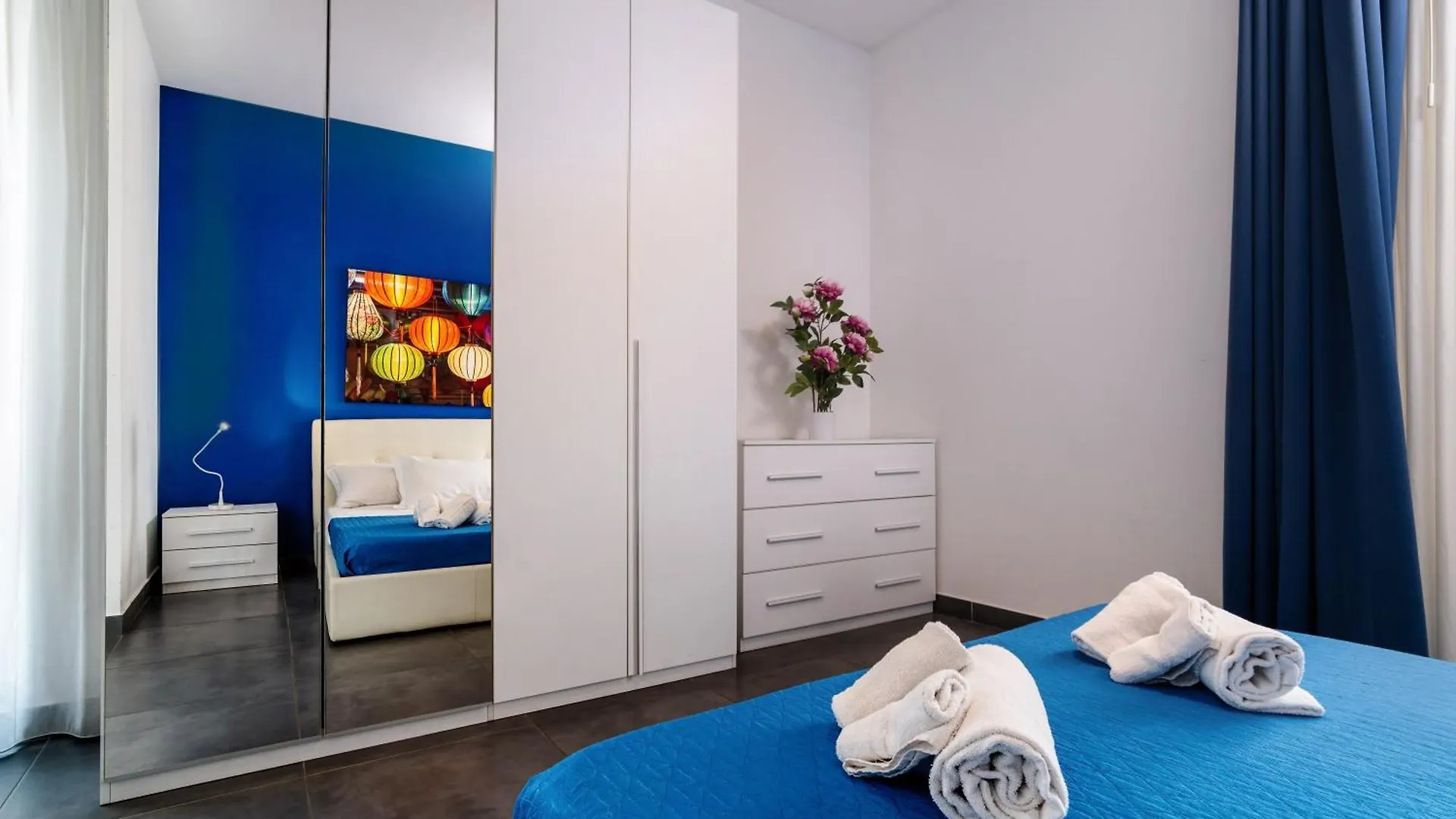 Residence Palazzo Dei Delfini By Receptio Catania Italien